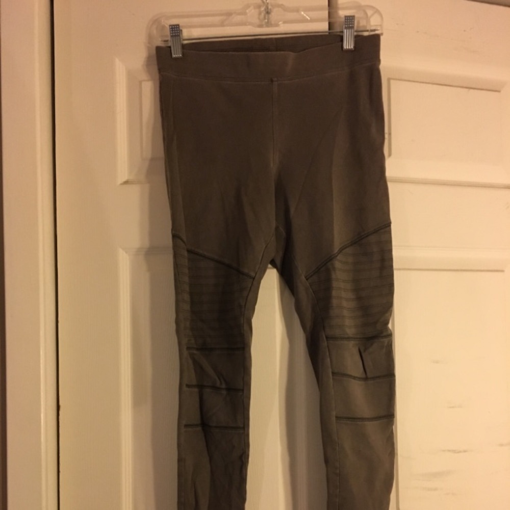 Gray Leggings.
